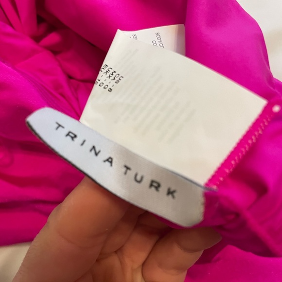 Never worn swimsuit - Picture 3 of 3